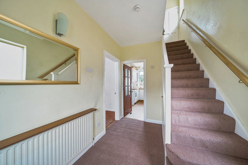 under offer angus drive london 22587 - Gibbs Gillespie