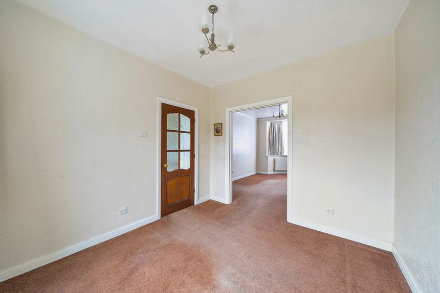 under offer angus drive london 22587 - Gibbs Gillespie