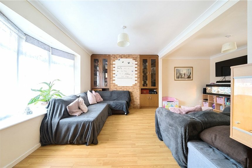 under offer broadwater gardens london 22637 - Gibbs Gillespie