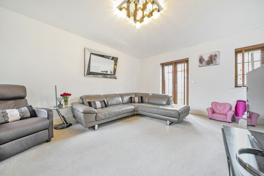 for sale blagrove crescent london 2312 - Gibbs Gillespie