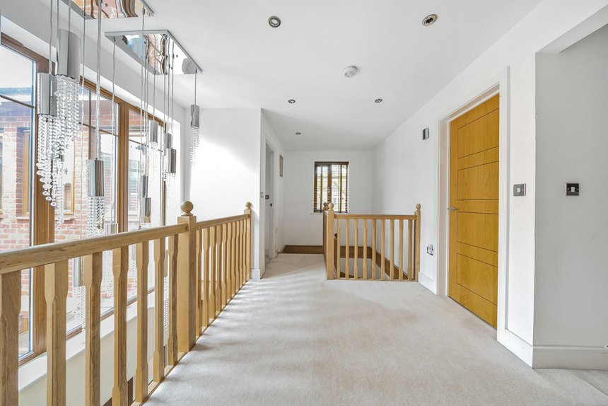 for sale blagrove crescent london 2312 - Gibbs Gillespie