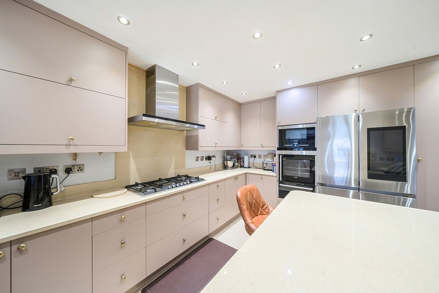 for sale moat drive london 23228 - Gibbs Gillespie