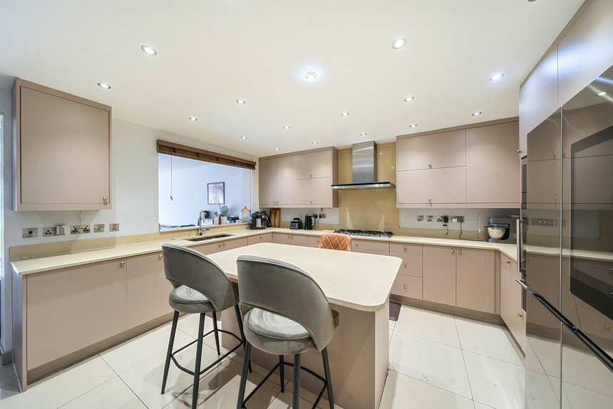 for sale moat drive london 23228 - Gibbs Gillespie