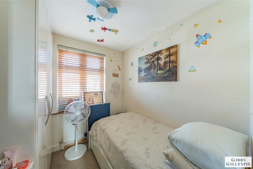 for sale moat drive london 23228 - Gibbs Gillespie