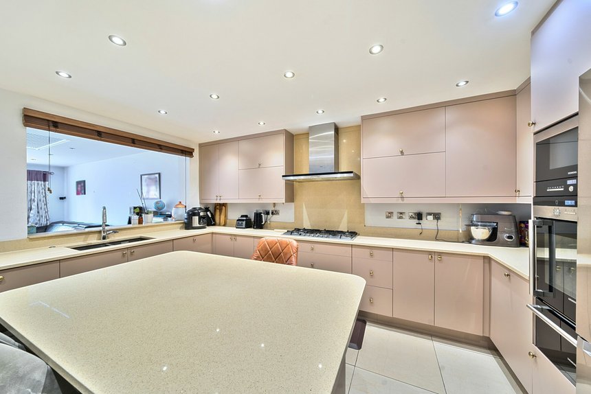 for sale moat drive london 23228 - Gibbs Gillespie