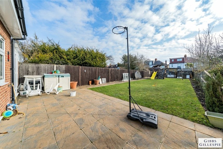 for sale moat drive london 23228 - Gibbs Gillespie