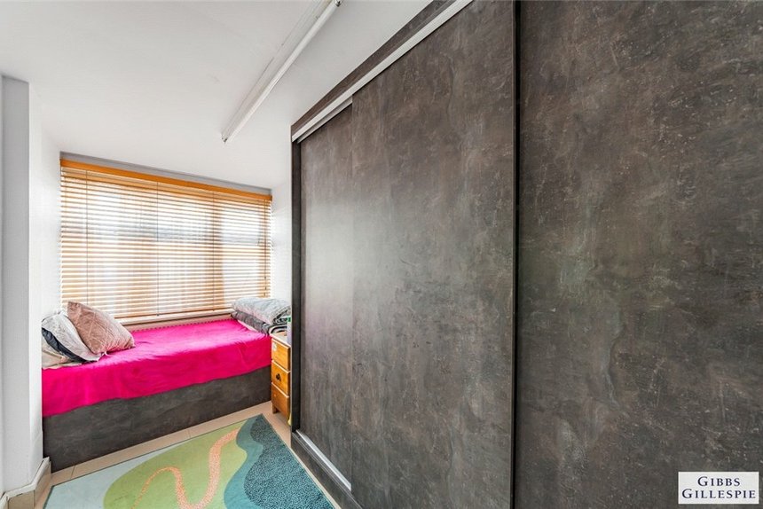 for sale moat drive london 23228 - Gibbs Gillespie