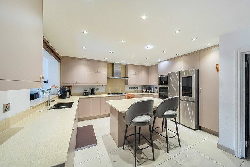 for sale moat drive london 23228 - Gibbs Gillespie