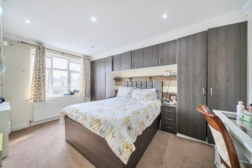 for sale moat drive london 23228 - Gibbs Gillespie