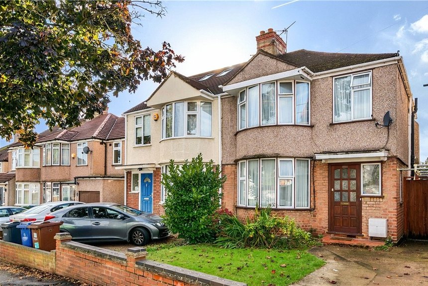 under offer drummond drive london 23524 - Gibbs Gillespie