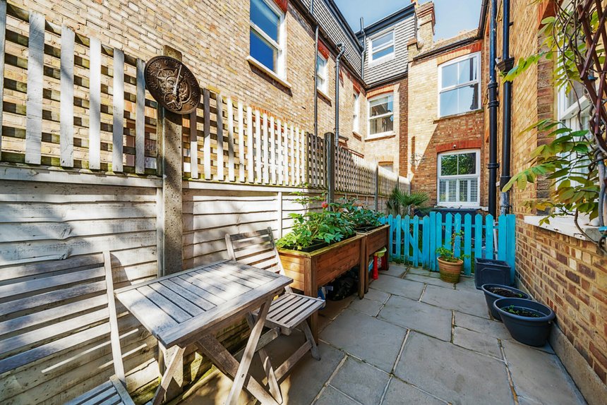 under offer little ealing lane london 23616 - Gibbs Gillespie