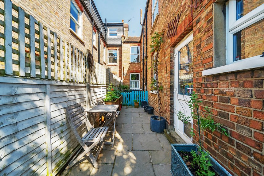 under offer little ealing lane london 23616 - Gibbs Gillespie