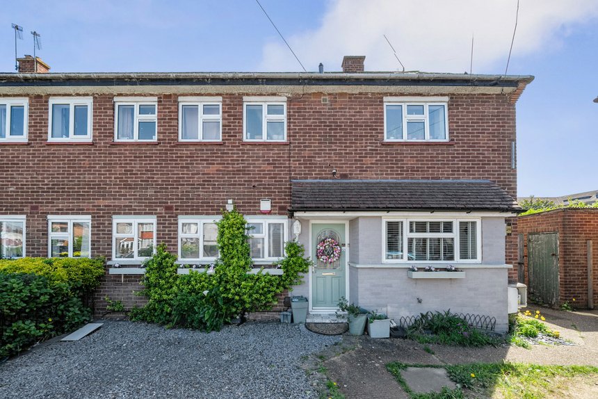 for sale lynhurst crescent london 2373 - Gibbs Gillespie
