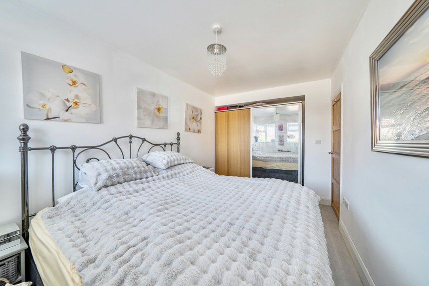 for sale lynhurst crescent london 2373 - Gibbs Gillespie