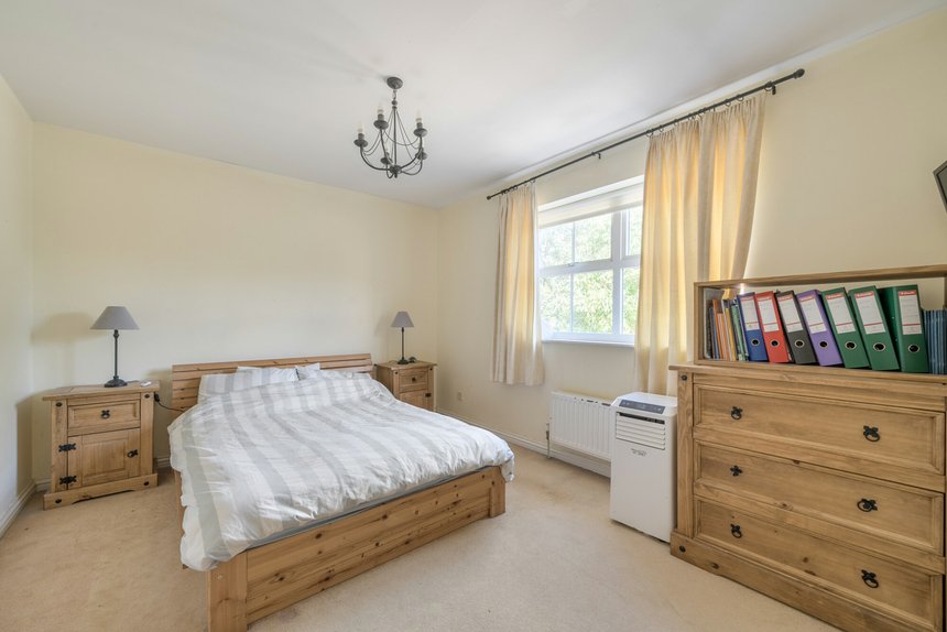 for sale stirling avenue london 23771 - Gibbs Gillespie