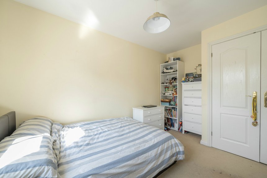 for sale stirling avenue london 23771 - Gibbs Gillespie