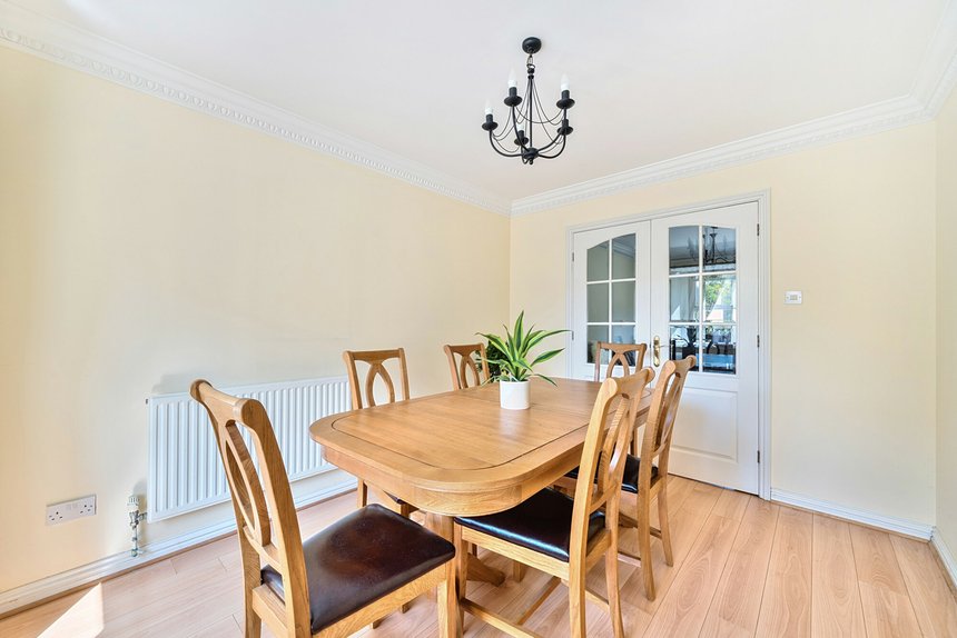 for sale stirling avenue london 23771 - Gibbs Gillespie