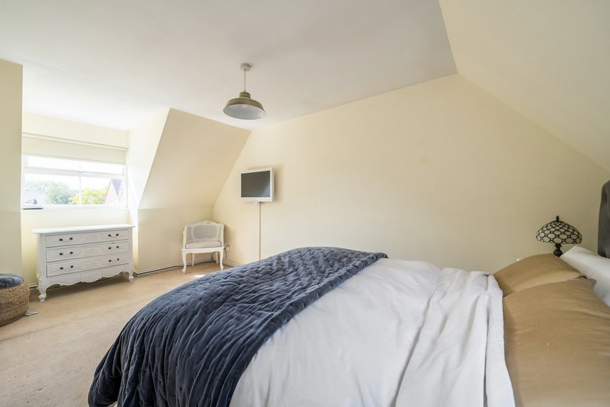 for sale stirling avenue london 23771 - Gibbs Gillespie