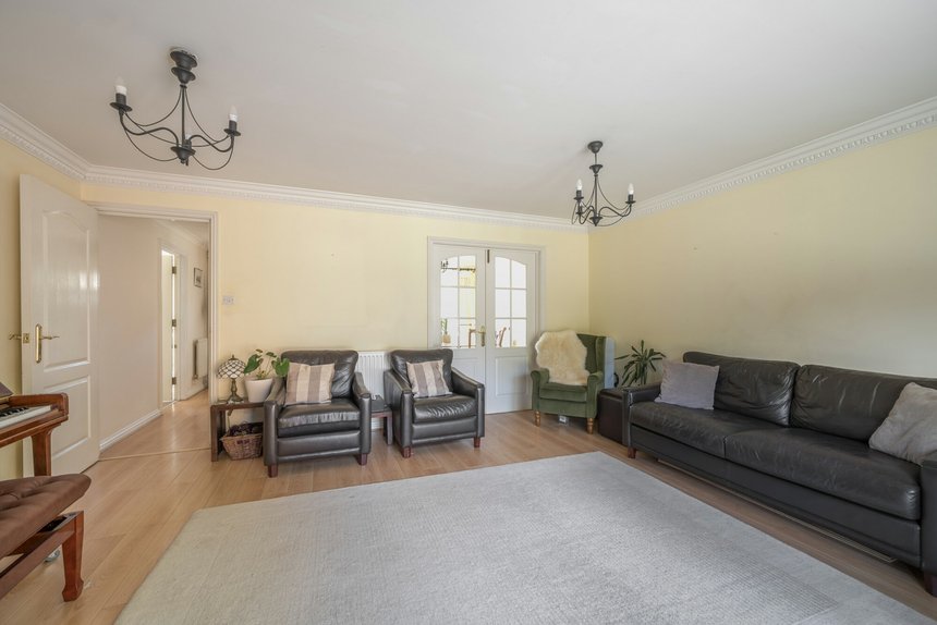 for sale stirling avenue london 23771 - Gibbs Gillespie