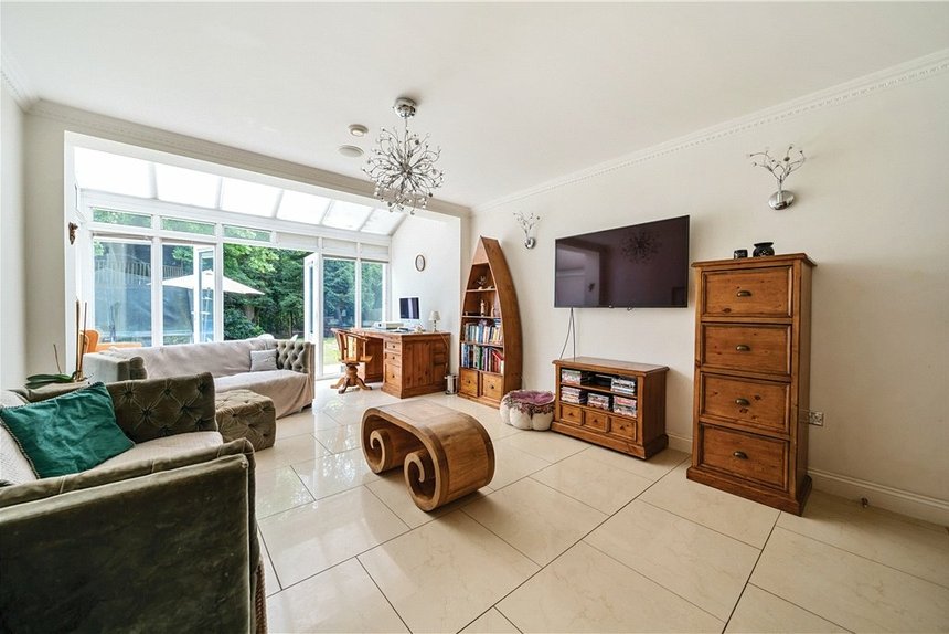 for sale wood end close london 23978 - Gibbs Gillespie