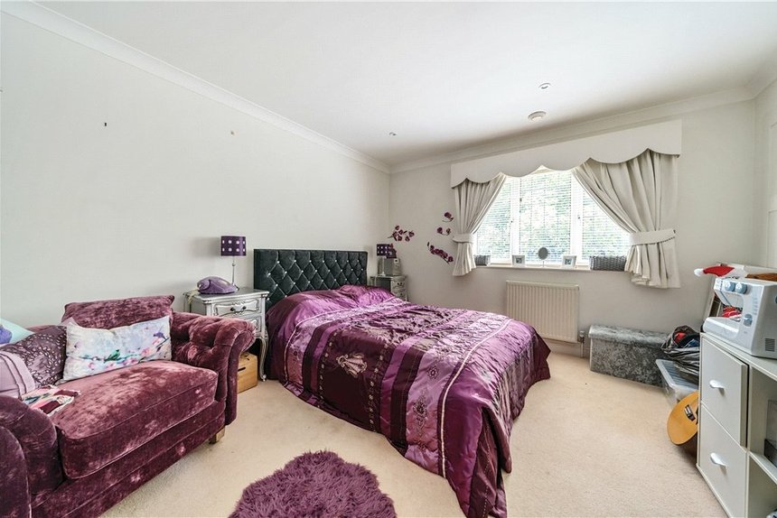 for sale wood end close london 23978 - Gibbs Gillespie