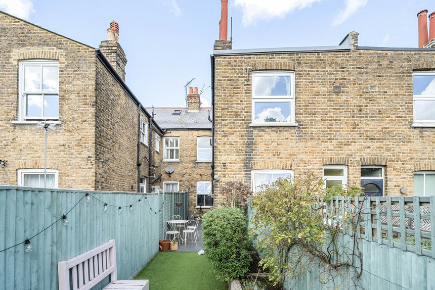 for sale carlyle road london 24167 - Gibbs Gillespie