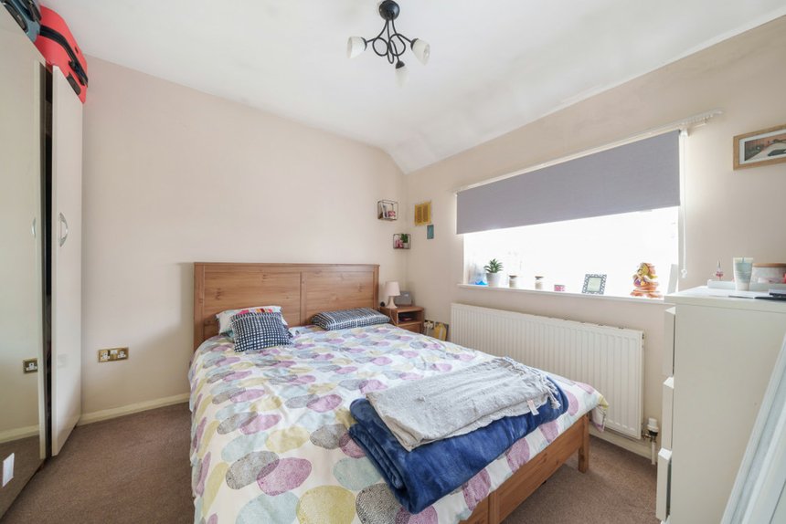 3 bedroom House for sale in Prestwick Road, Watford, Hertfordshire