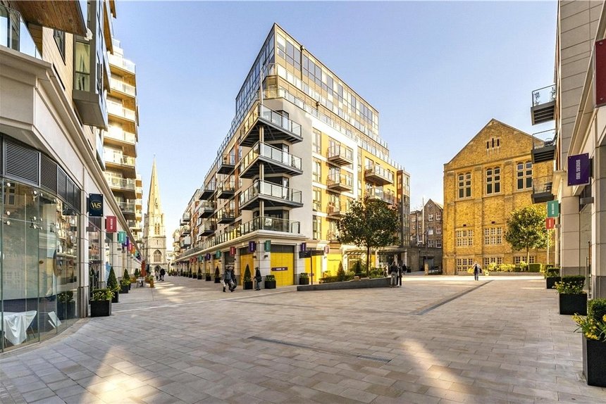 under offer trafalgar house london 24239 - Gibbs Gillespie