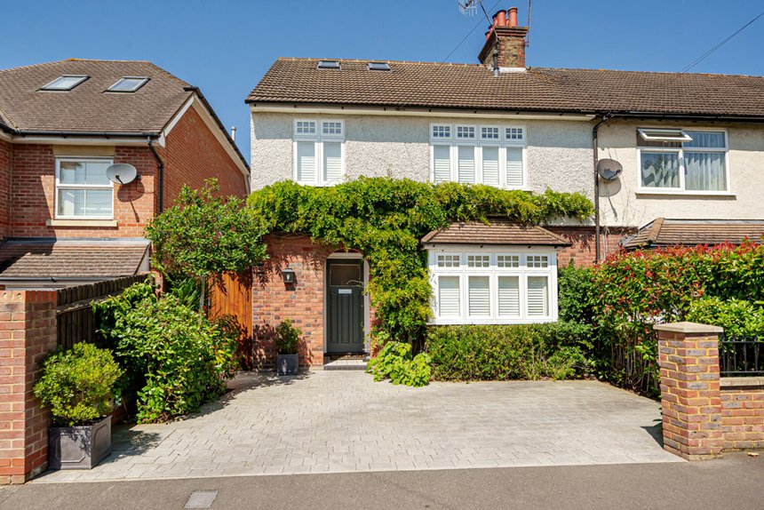 under offer cedar road london 24254 - Gibbs Gillespie