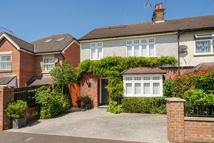 under offer cedar road london 24254 - Gibbs Gillespie