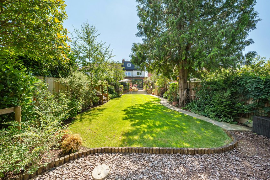 under offer cedar road london 24254 - Gibbs Gillespie