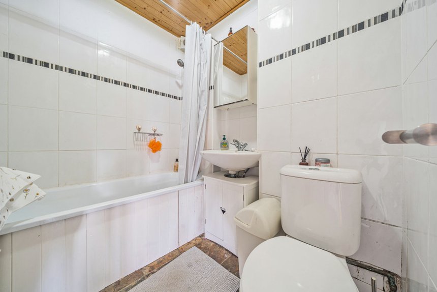 for sale buckland court london 2437 - Gibbs Gillespie