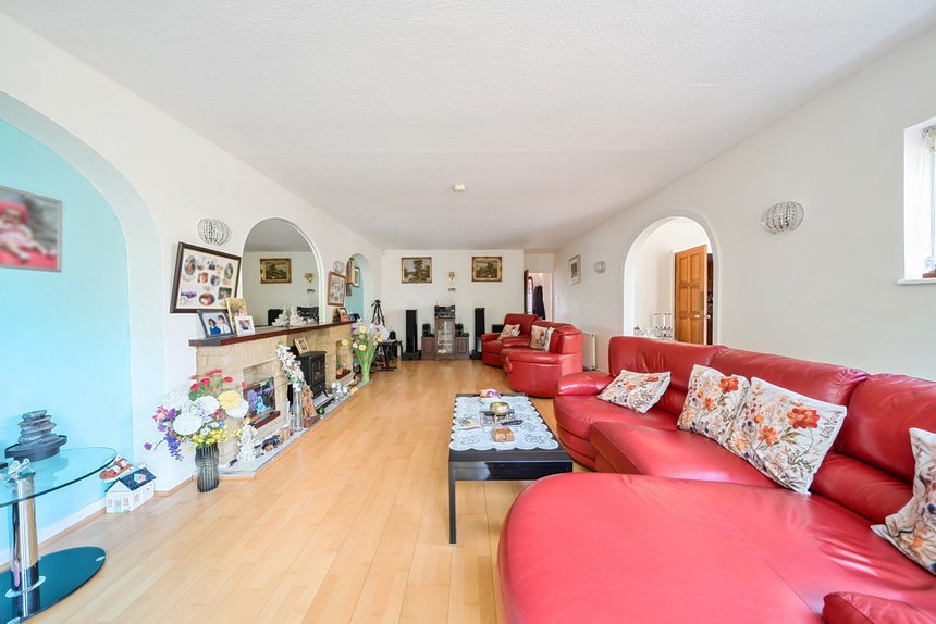 for sale hillside road london 24370 - Gibbs Gillespie
