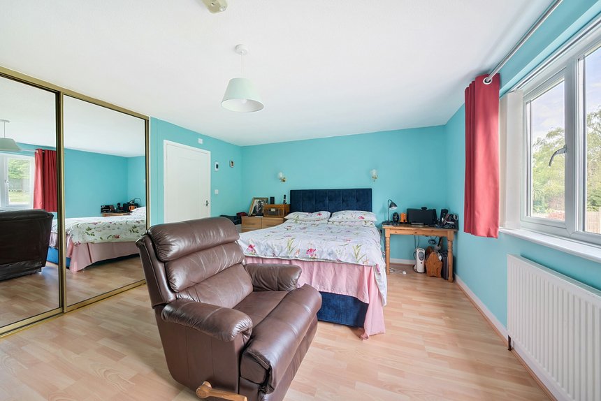 for sale hillside road london 24370 - Gibbs Gillespie