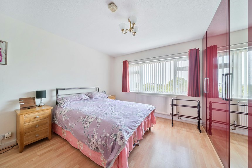 for sale hillside road london 24370 - Gibbs Gillespie
