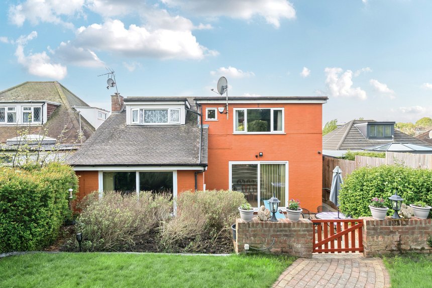 for sale hillside road london 24370 - Gibbs Gillespie