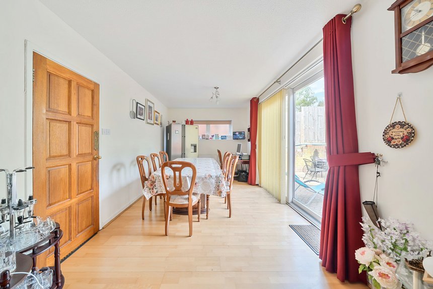 for sale hillside road london 24370 - Gibbs Gillespie