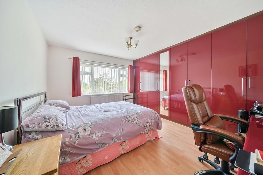 for sale hillside road london 24370 - Gibbs Gillespie