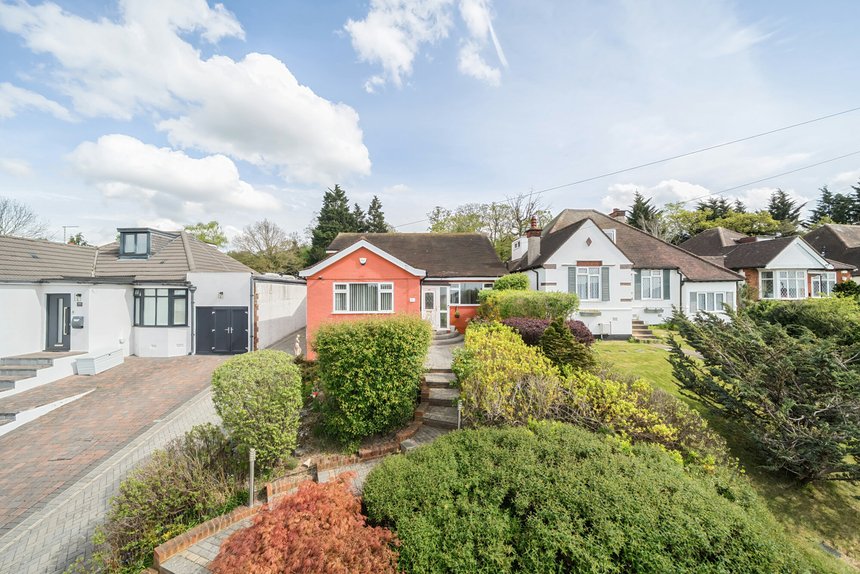 for sale hillside road london 24370 - Gibbs Gillespie