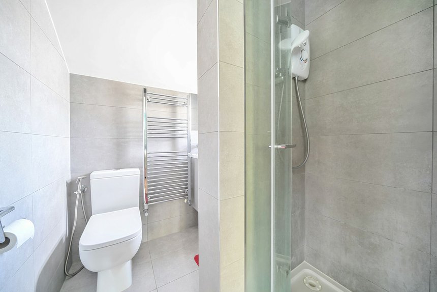 for sale hillside road london 24370 - Gibbs Gillespie