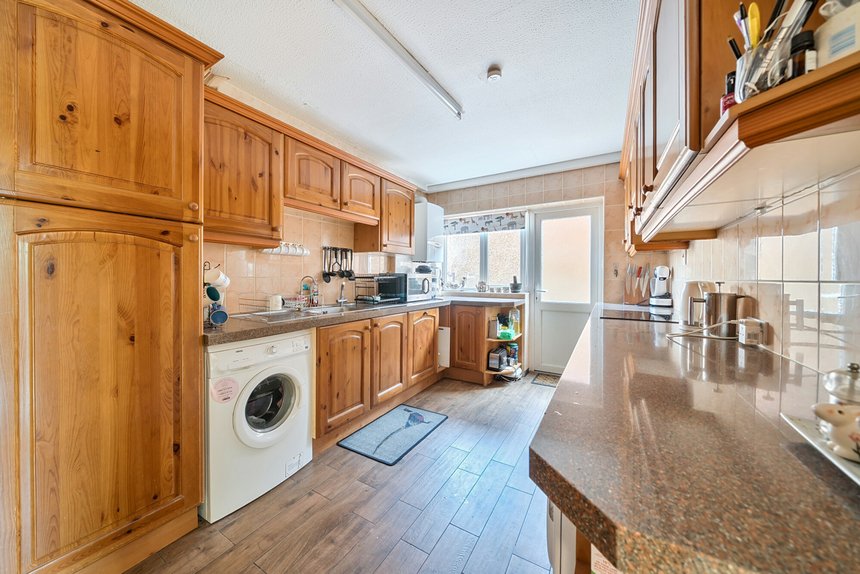 for sale hillside road london 24370 - Gibbs Gillespie