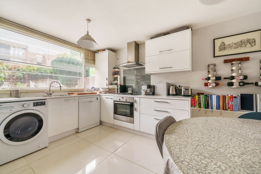 under offer grangedale close london 24455 - Gibbs Gillespie