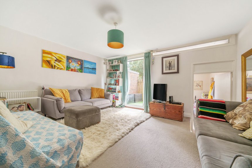 under offer grangedale close london 24455 - Gibbs Gillespie