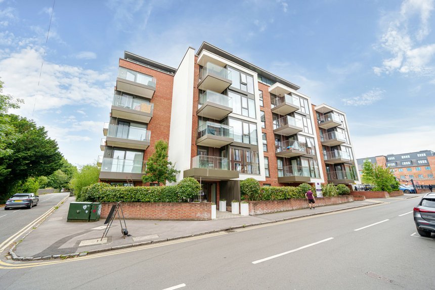 for sale station road london 24467 - Gibbs Gillespie