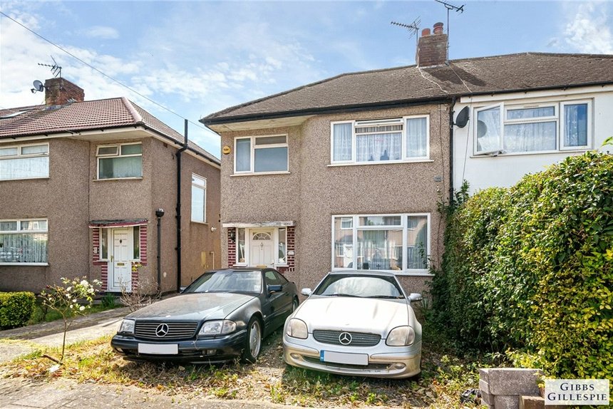 under offer kenilworth avenue london 24562 - Gibbs Gillespie