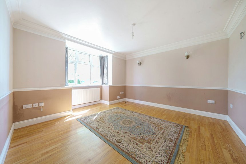 under offer micawber avenue london 24756 - Gibbs Gillespie