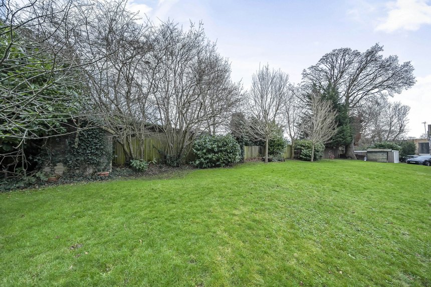 for sale merryfield gardens london 24758 - Gibbs Gillespie