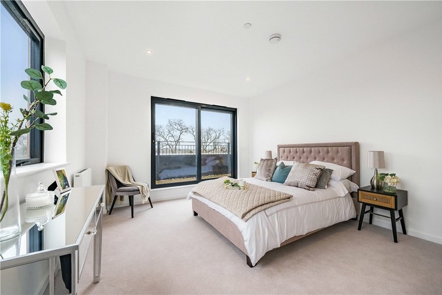 for sale oak end way london 24805 - Gibbs Gillespie