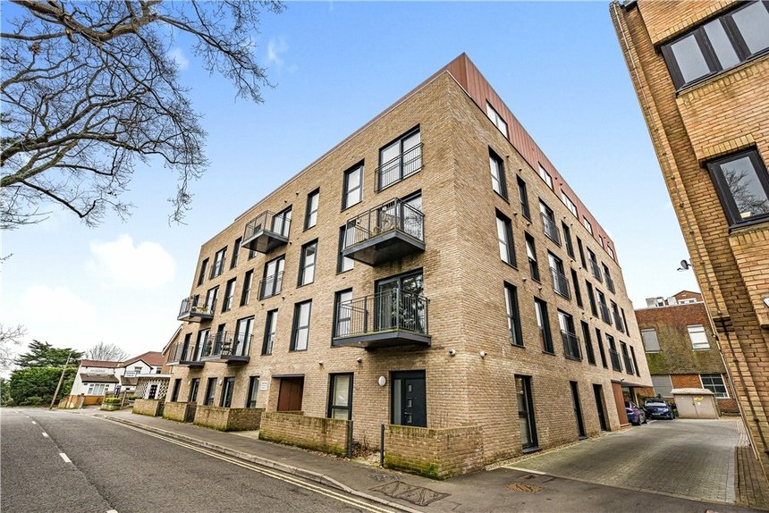 for sale oak end way london 24805 - Gibbs Gillespie