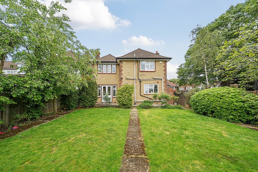 for sale cavendish drive london 24991 - Gibbs Gillespie